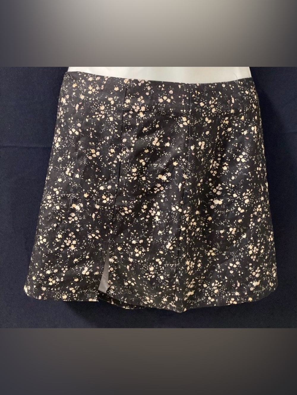 SHEIN Black Beige Speckled Print Mini Skirt Front Slit XS